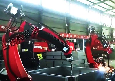 在汽车行业中如何让点焊和弧焊两台机器人协同工作？