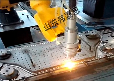 不锈钢焊接机器人：做工业生产的“裁缝