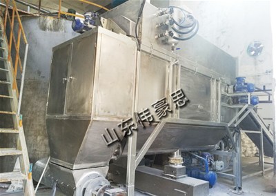 生产聚合氧化铝企业为什么要用自动拆袋机进行作业