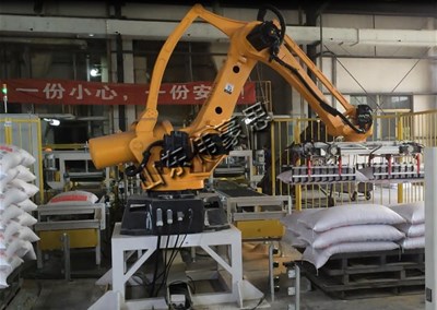 从3个方面来看袋料码垛机器人的优势