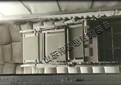 袋装水泥自动装车设备 全自动装车机应用现场