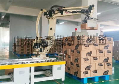 箱装物料机器人码垛机，码垛机械手码垛纸箱过程