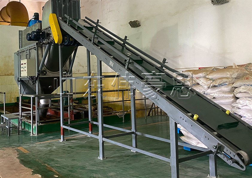 相较于人工拆包，氢氧化钠自动拆袋机能为企业带来哪些变化？